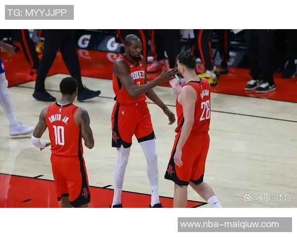 KD认为文班应更多在篮筐附近打球而非外线发挥其真正实力